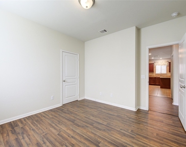 5318 Hickory Harvest Drive - Photo Thumbnail 11