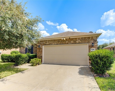 5318 Hickory Harvest Drive - Photo Thumbnail 2