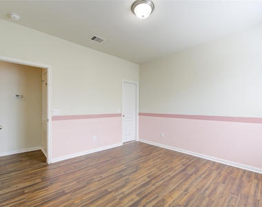 5318 Hickory Harvest Drive - Photo Thumbnail 13