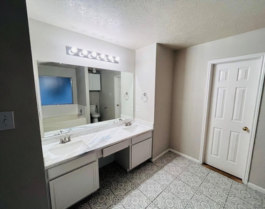 23134 Waterlake Dr - Photo Thumbnail 5