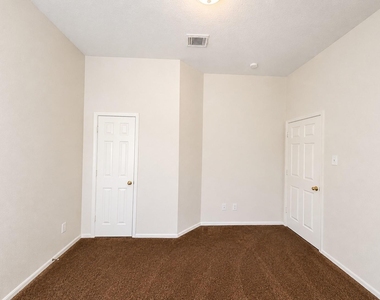 20410 Nelva Park Court - Photo Thumbnail 26