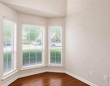 20410 Nelva Park Court - Photo Thumbnail 9