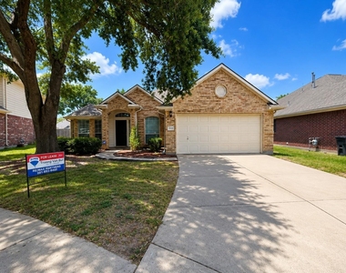 20410 Nelva Park Court - Photo Thumbnail 1