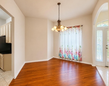 20410 Nelva Park Court - Photo Thumbnail 4