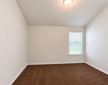 20410 Nelva Park Court - Photo Thumbnail 34