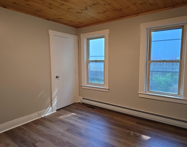 147 Laurel - Photo Thumbnail 8