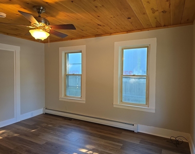 147 Laurel - Photo Thumbnail 5
