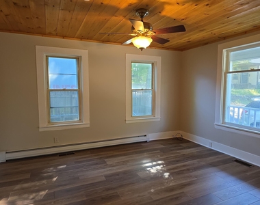 147 Laurel - Photo Thumbnail 4