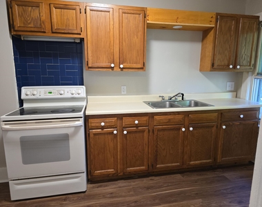 147 Laurel - Photo Thumbnail 2