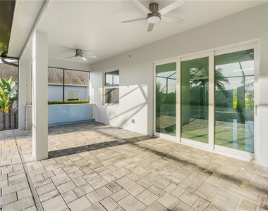 821 Nw 37th Place - Photo Thumbnail 33