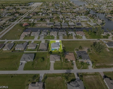 821 Nw 37th Place - Photo Thumbnail 45