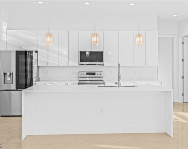 821 Nw 37th Place - Photo Thumbnail 13