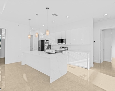 821 Nw 37th Place - Photo Thumbnail 15