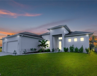 821 Nw 37th Place - Photo Thumbnail 3