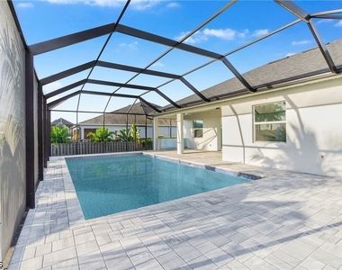 821 Nw 37th Place - Photo Thumbnail 39