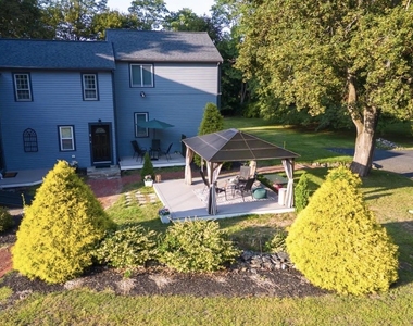 47 Newton - Photo Thumbnail 11