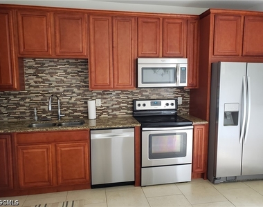 17506 Cherry Ridge Lane - Photo Thumbnail 2