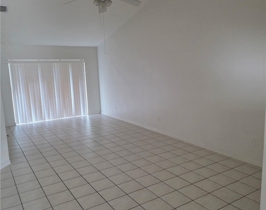 910 Cape Coral Parkway W - Photo Thumbnail 4