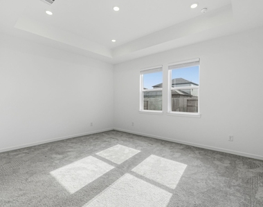 9710 Rialto Heights Drive - Photo Thumbnail 14