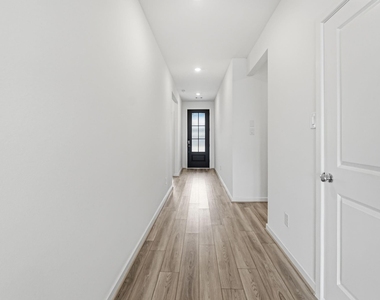 9710 Rialto Heights Drive - Photo Thumbnail 3