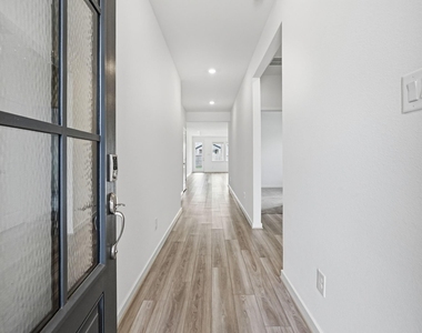 9710 Rialto Heights Drive - Photo Thumbnail 2