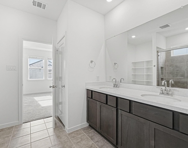 9710 Rialto Heights Drive - Photo Thumbnail 16