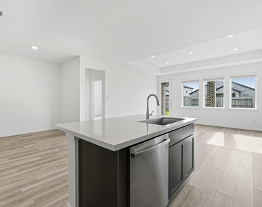 9710 Rialto Heights Drive - Photo Thumbnail 10