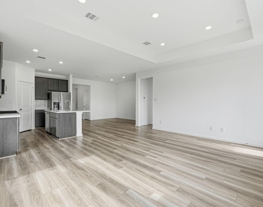 9710 Rialto Heights Drive - Photo Thumbnail 12
