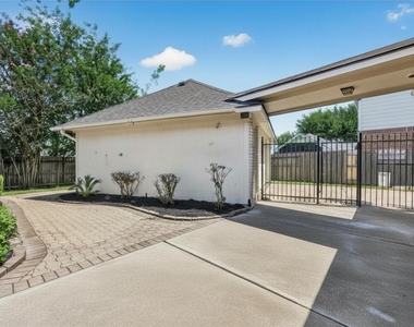 2726 Martinec Drive - Photo Thumbnail 26