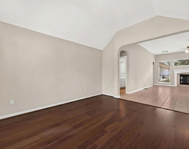 2726 Martinec Drive - Photo Thumbnail 7