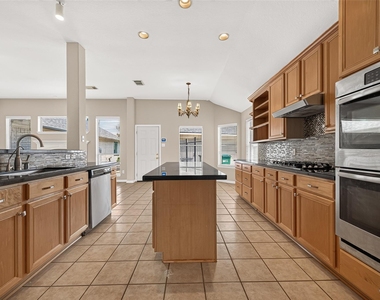 2726 Martinec Drive - Photo Thumbnail 13