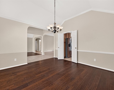 2726 Martinec Drive - Photo Thumbnail 5