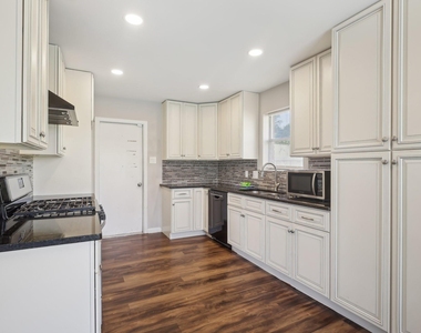 3212 Wavecrest Street - Photo Thumbnail 12
