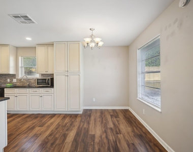 3212 Wavecrest Street - Photo Thumbnail 9