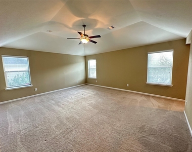 2606 Riverhollow Ln - Photo Thumbnail 9