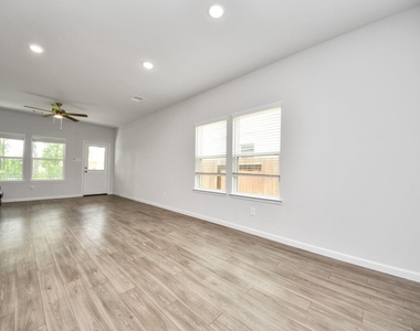 68 Valiant Ridge Trail - Photo Thumbnail 9