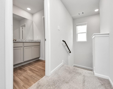 68 Valiant Ridge Trail - Photo Thumbnail 26