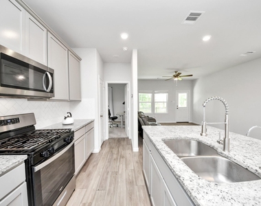 68 Valiant Ridge Trail - Photo Thumbnail 13