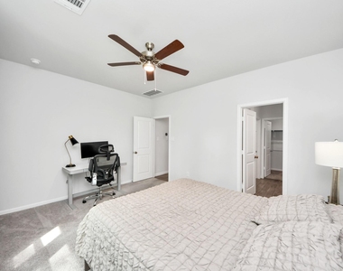 68 Valiant Ridge Trail - Photo Thumbnail 20