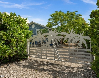 105 W Hilo Street - Photo Thumbnail 24