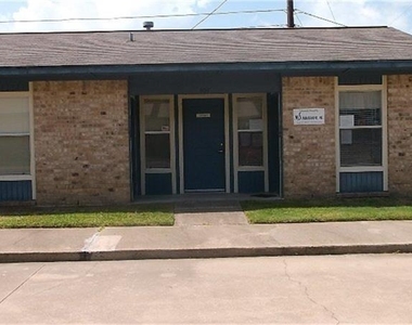 407 Mckinney Street - Photo Thumbnail 1