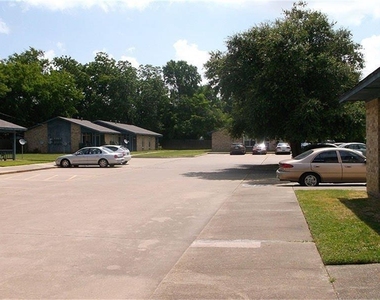 407 Mckinney Street - Photo Thumbnail 2