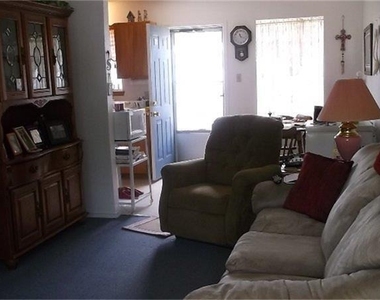 407 Mckinney Street - Photo Thumbnail 3