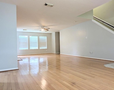 4521 Stonebridge Drive - Photo Thumbnail 1