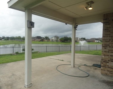 3102 Avory Ridge Lane - Photo Thumbnail 3