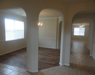 3102 Avory Ridge Lane - Photo Thumbnail 8