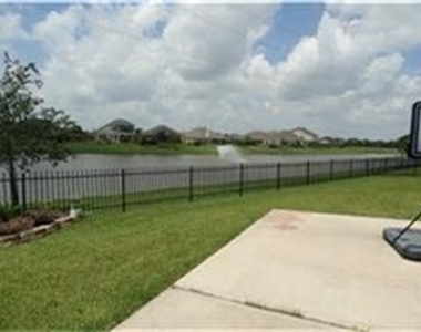 3102 Avory Ridge Lane - Photo Thumbnail 2