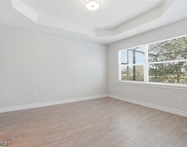 28040 Seasons Tide Avenue - Photo Thumbnail 11