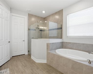 28040 Seasons Tide Avenue - Photo Thumbnail 12