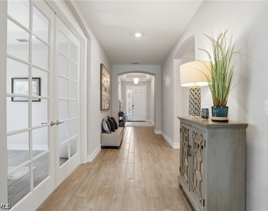 28040 Seasons Tide Avenue - Photo Thumbnail 39